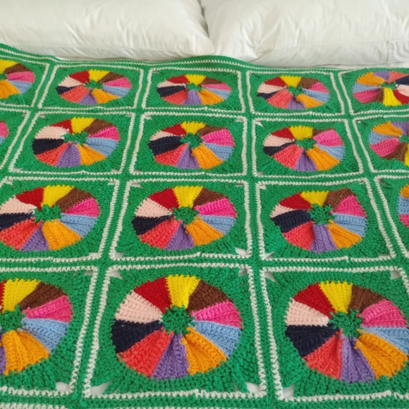 Afghan Color Wheel Hand-knitted Throw Blanket Cover Knit Circle Pattern Artisan - Picture 6 of 13